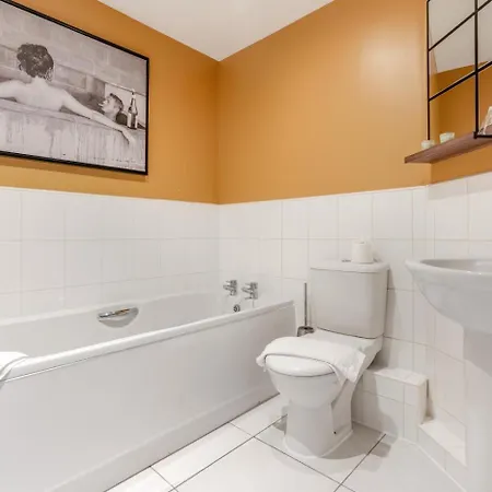 Flower Moon 아파트 휫비